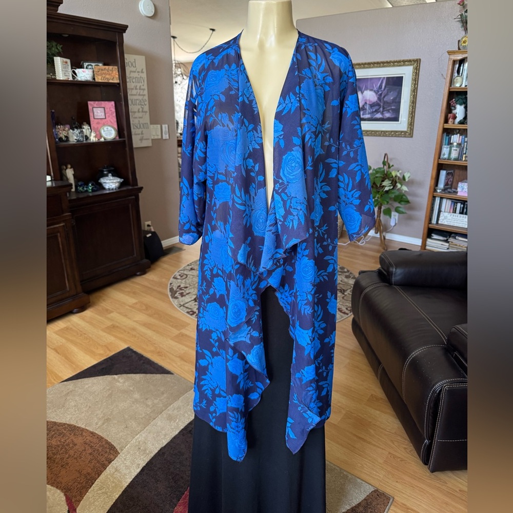 Lularoe blue & black short sleeves kimono open cardigan-size M